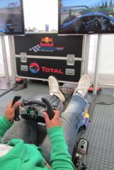 Grand Prix Pau 2012 : tente Red Bull, jeux de voiture